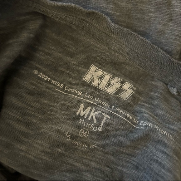 KISS Cropped Gray Graphic T-Shirt M - Picture 5 of 9